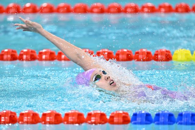 (251116) -- SHENZHEN, Nov. 16, 2025 (Xinhua) -- Peng Xuwei of Hubei competes during the women's 200m backstroke final of swimming at China's 15th National Games in Shenzhen, south China's Guangdong Province, Nov. 16, 2025. (Xinhua/Chen Yichen)