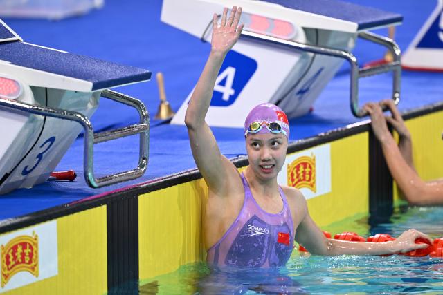 (251116) -- SHENZHEN, Nov. 16, 2025 (Xinhua) -- Peng Xuwei of Hubei reacts after the women's 200m backstroke final of swimming at China's 15th National Games in Shenzhen, south China's Guangdong Province, Nov. 16, 2025. (Xinhua/Chen Yichen)