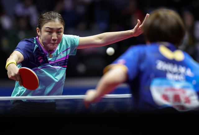 (251116) -- MACAO, Nov. 16, 2025 (Xinhua) -- Chen Meng (L) competes during the women's singles bronze medal match of table tennis between Zhu Yuling of Macao and Chen Meng of Shandong at China's 15th National Games in Macao, south China, Nov. 16, 2025. (Xinhua/Chen Bin)