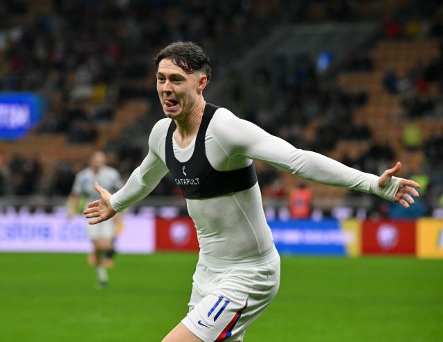 (251117) -- MILAN, Nov. 17, 2025 (Xinhua) -- Jorgen Strand Larsen of Norway celebrates his goal during the 2026 World Cup European Qualifiers match between Italy and Norway in Milan, Italy, Nov. 16, 2025. (Photo by Alberto Lingria/Xinhua)