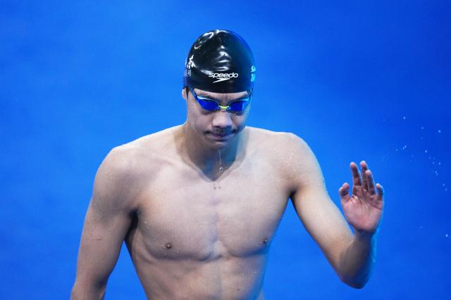 (251117) -- SHENZHEN, Nov. 17, 2025 (Xinhua) -- Zhang Zhanshuo of Shandong is seen after the men's 1500m freestyle final of swimming at China's 15th National Games in Shenzhen, south China's Guangdong Province, Nov. 17, 2025. (Xinhua/Tenzin Nyida)