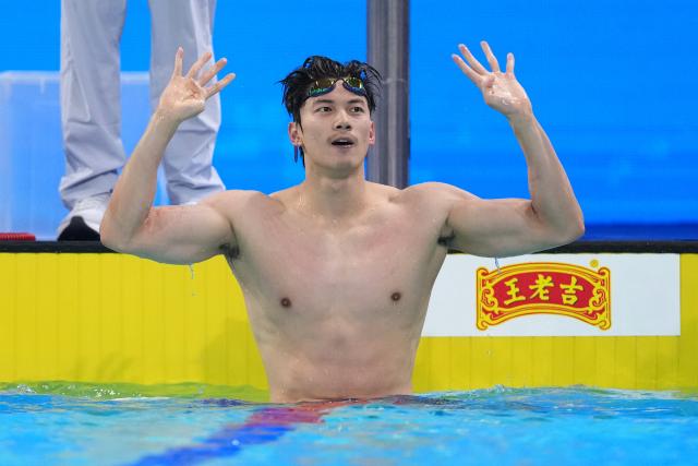 (251117) -- SHENZHEN, Nov. 17, 2025 (Xinhua) -- Wang Shun of Zhejiang reacts after the men's 400m individual medley final of swimming at China's 15th National Games in Shenzhen, south China's Guangdong Province, Nov. 17, 2025. (Xinhua/Xue Yuge)