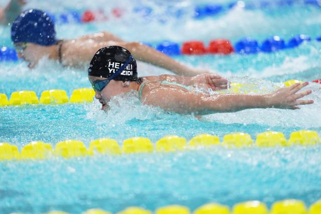 (251117) -- SHENZHEN, Nov. 17, 2025 (Xinhua) -- Yu Zidi of Hebei competes during the women's 400m individual medley final of swimming at China's 15th National Games in Shenzhen, south China's Guangdong Province, Nov. 17, 2025. (Xinhua/Du Yu)