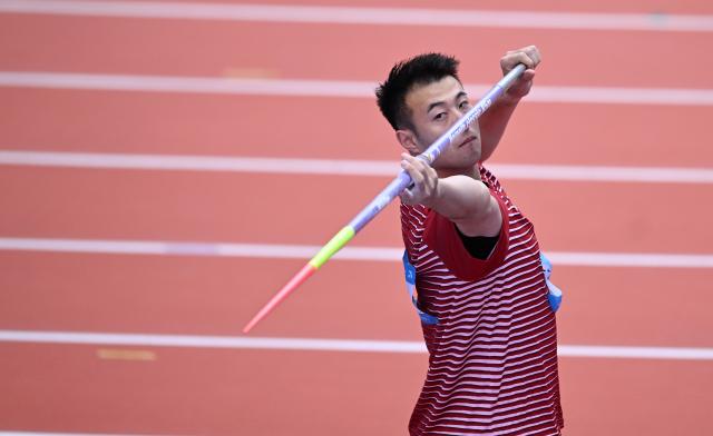 (251118) -- GUANGZHOU, Nov. 18, 2025 (Xinhua) -- Xu Jiajie of Shanghai competes during the men's javelin throw final of athletics at China's 15th National Games in Guangzhou, south China's Guangdong Province, Nov. 18, 2025. (Xinhua/Zhou Mu)