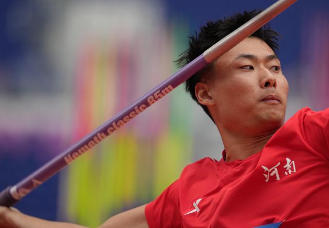 (251118) -- GUANGZHOU, Nov. 18, 2025 (Xinhua) -- Hu Haoran of Henan competes during the men's javelin throw final of athletics at China's 15th National Games in Guangzhou, south China's Guangdong Province, Nov. 18, 2025. (Xinhua/Li Yibo)