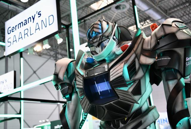 (251118) -- DUSSELDORF, Nov. 18, 2025 (Xinhua) -- A decorative robot is pictured at the Medica 2025 in Dusseldorf, Germany, Nov. 17, 2025. A prominent medical device exhibition kicked off on Monday in Dusseldorf, Germany, with more than 1300 Chinese companies attending the event.
   The Medica 2025 is one of the largest and most influential trade fairs of medical devices. Expecting around 80,000 visitors from over 160 countries and regions, this year's event focused on medical technology and devices, digital health, lab and diagnostics, physio technology, and disposables.
   Among the participants across the world, the number of Chinese enterprises was the largest from a non-European country.
   According to the organizer, some 70 countries and regions took part in Medica 2025, which will run through Nov. 20. (Xinhua/Zhang Haofu)