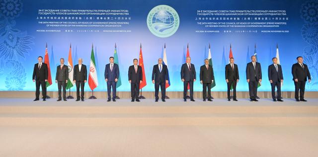 (251118) -- MOSCOW, Nov. 18, 2025 (Xinhua) -- Chinese Premier Li Qiang attends the 24th Meeting of the Council of Heads of Government of Member States of the SCO (Shanghai Cooperation Organization) in Moscow, Russia, Nov. 18, 2025. (Xinhua/Gao Jie)