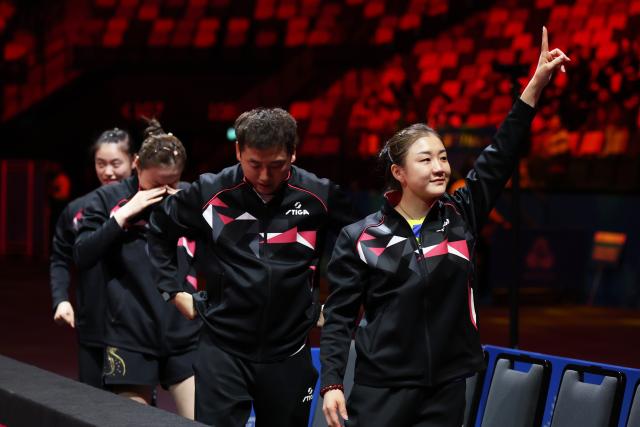 (251119) -- MACAO, Nov. 19, 2025 (Xinhua) -- Team Shandong celebrates after winning the table tennis women's team final between Shandong Hebei at China's 15th National Games in Macao, south China, Nov. 19, 2025. (Xinhua/Liu Xu)