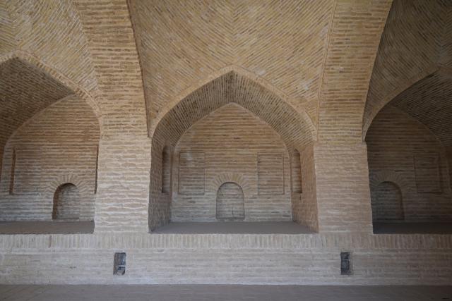 (251120) -- KARBALA(IRAQ), Nov. 20, 2025 (Xinhua) -- Photo taken on Nov.20, 2025 shows the archaeological site of Khan Al-Nukhaylah, in Karbala province, Iraq. (Xinhua/Duan Minfu)