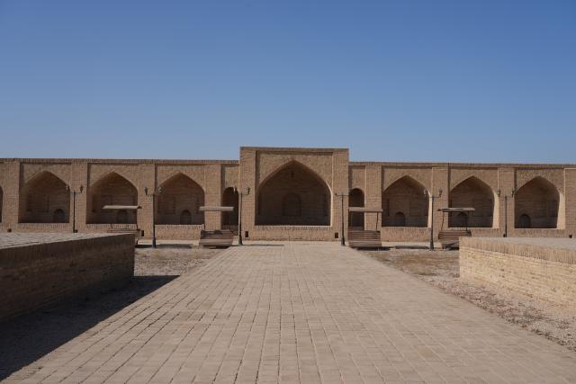 (251120) -- KARBALA(IRAQ), Nov. 20, 2025 (Xinhua) -- Photo taken on Nov.20, 2025 shows the archaeological site of Khan Al-Nukhaylah, in Karbala province, Iraq. (Xinhua/Duan Minfu)