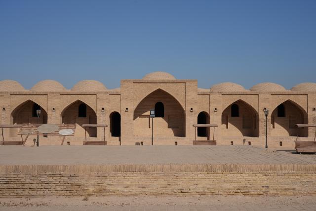 (251120) -- KARBALA(IRAQ), Nov. 20, 2025 (Xinhua) -- Photo taken on Nov.20, 2025 shows the archaeological site of Khan Al-Nukhaylah, in Karbala province, Iraq. (Xinhua/Duan Minfu)