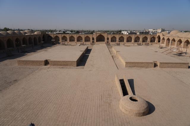 (251120) -- KARBALA(IRAQ), Nov. 20, 2025 (Xinhua) -- Photo taken on Nov.20, 2025 shows the archaeological site of Khan Al-Nukhaylah, in Karbala province, Iraq. (Xinhua/Duan Minfu)