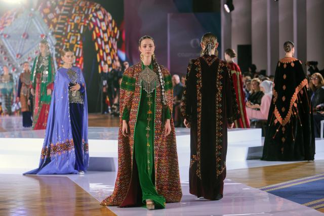 (251121) -- ST. PETERSBURG, Nov. 21, 2025 (Xinhua) -- Models present creations at the CIS fashion show at the Tauride Palace in St. Petersburg, Russia, on Nov. 20, 2025.
  Designers from 32 countries presented their works to the audience at the event on Thursday. (Photo by Irina Motina/Xinhua)