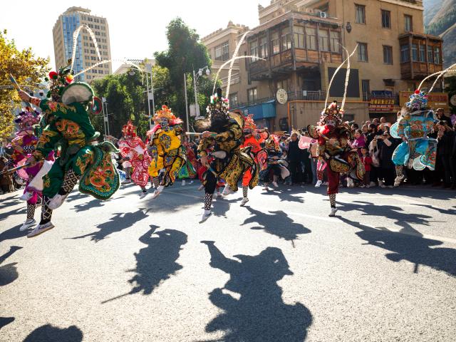 (251121) -- BEIJING, Nov. 21, 2025 (Xinhua) -- Sichuan opera is staged during an event celebrating the Qiang New Year in Wenchuan County, Aba Tibetan and Qiang Autonomous Prefecture, southwest China's Sichuan Province, Nov. 19, 2025. (Photo by Lan Hongguang/Xinhua)