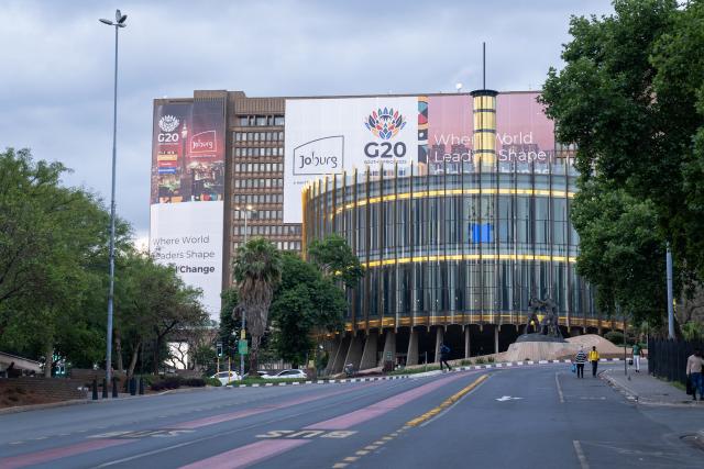 (251121) -- JOHANNESBURG, Nov. 21, 2025 (Xinhua) -- This photo taken on Nov. 19, 2025 shows a poster of the 20th Group of 20 (G20) Summit in Johannesburg, South Africa. The 20th Group of 20 (G20) Summit will be held in Johannesburg from Nov. 22 to 23. (Photo by Shiraaz Mohamed/Xinhua)