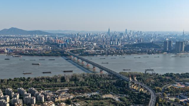 (251121) -- NANJING, Nov. 21, 2025 (Xinhua) -- An aerial drone photo shows vessels sailing under the Nanjing Yangtze River Bridge in Nanjing, east China's Jiangsu Province, Nov. 18, 2025.
  As a province with both the Yangtze River and Beijing-Hangzhou Grand Canal running through, water transportation is key to the development of Jiangsu Province.
  In recent years, Jiangsu has scaled up efforts to build a well-connected inland waterway network and improve the water conservancy system, coupled with its green development endeavors in river basins and seaside areas. (Xinhua/Li Bo)