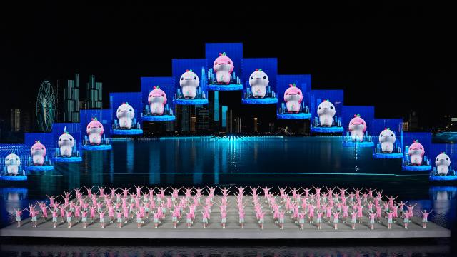 (251121) -- SHENZHEN, Nov. 21, 2025 (Xinhua) -- Photo taken on Nov. 21, 2025 shows the general view of the closing ceremony of China's 15th National Games in Shenzhen, south China's Guangdong Province. (Xinhua/Xia Yifang)