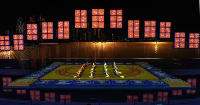 (251121) -- SHENZHEN, Nov. 21, 2025 (Xinhua) -- Artists perform during the closing ceremony of China's 15th National Games in Shenzhen, south China's Guangdong Province, Nov. 21, 2025. (Xinhua/Xia Yifang)