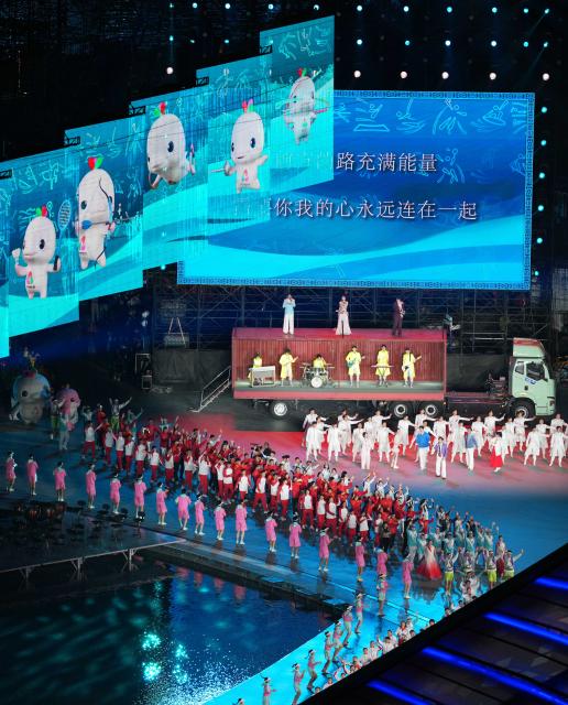 (251121) -- SHENZHEN, Nov. 21, 2025 (Xinhua) -- Photo taken on Nov. 21, 2025 shows the general view of the closing ceremony of China's 15th National Games in Shenzhen, south China's Guangdong Province. (Xinhua/Hao Yuan)