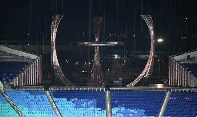 (251121) -- GUANGZHOU, Nov. 21, 2025 (Xinhua) -- Photo taken on Nov.21, 2025 shows the extinguished cauldron in Guangzhou during the closing ceremony of China's 15th National Games held in Shenzhen, south China's Guangdong Province. (Xinhua/Deng Hua)