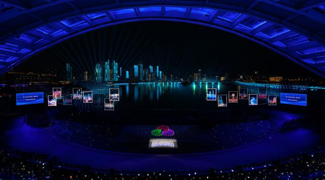 (251121) -- SHENZHEN, Nov. 21, 2025 (Xinhua) -- Photo taken on Nov. 21, 2025 shows the general view of the closing ceremony of China's 15th National Games in Shenzhen, south China's Guangdong Province. (Xinhua/Chen Yichen)
