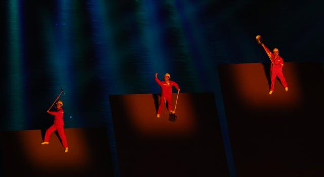 (251121) -- SHENZHEN, Nov. 21, 2025 (Xinhua) -- Artists perform during the closing ceremony of China's 15th National Games in Shenzhen, south China's Guangdong Province, Nov. 21, 2025. (Xinhua/Mao Siqian)