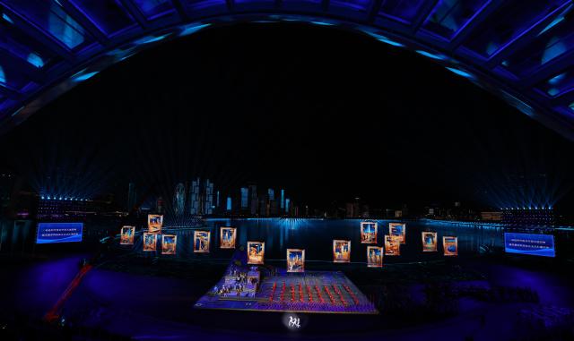 (251121) -- SHENZHEN, Nov. 21, 2025 (Xinhua) -- Photo taken on Nov. 21, 2025 shows the general view of the closing ceremony of China's 15th National Games in Shenzhen, south China's Guangdong Province. (Xinhua/Mao Siqian)