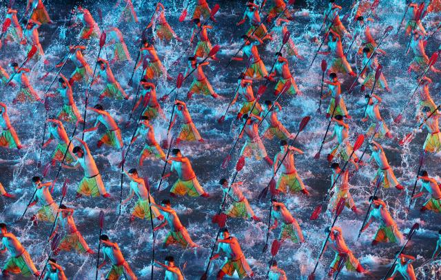 (251121) -- SHENZHEN, Nov. 21, 2025 (Xinhua) -- Artists perform during the closing ceremony of China's 15th National Games in Shenzhen, south China's Guangdong Province, Nov. 21, 2025. (Xinhua/Mao Siqian)