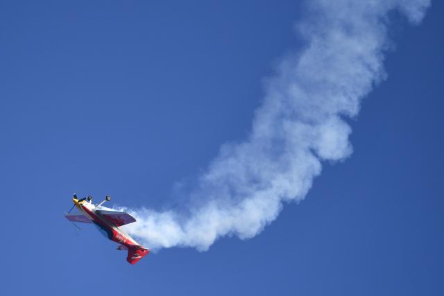 (251121) -- CHANGSHA, Nov. 21, 2025 (Xinhua) -- This photo taken on Nov. 21, 2025 shows an air show during the 2025 Hunan International General Aviation and Low Altitude Economy Industry Expo at the Lusong Airport of Zhuzhou City, central China's Hunan Province. The expo comprises a static exhibition at the Changsha International Convention and Exhibition Center in Changsha and an air show at the Lusong Airport of Zhuzhou City, both in central China's Hunan Province. (Xinhua/Chen Zhenhai)