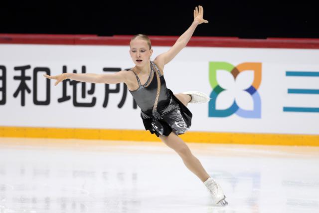 (251122) -- HELSINKI, Nov. 22, 2025 (Xinhua) -- Iida Karhunen of Finland performs during the women's short program at ISU Figure Skating Grand Prix 2025 in Helsinki, Finland, Nov. 21, 2025. (Photo by Matti Matikainen/Xinhua)