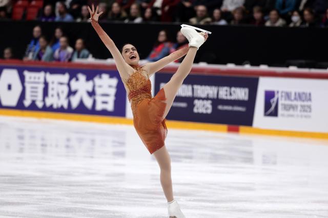 (251122) -- HELSINKI, Nov. 22, 2025 (Xinhua) -- Madeline Schizas of Canada performs during the women's short program at ISU Figure Skating Grand Prix 2025 in Helsinki, Finland, Nov. 21, 2025. (Photo by Matti Matikainen/Xinhua)