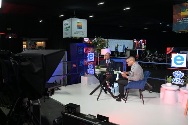 (251122) -- JOHANNESBURG, Nov. 22, 2025 (Xinhua) -- Media professionals work at the venue of the Group of 20 (G20) Leaders' Summit in Johannesburg, South Africa, Nov. 22, 2025. The summit is held here from Nov. 22 to 23. (Xinhua/Yang Guang)