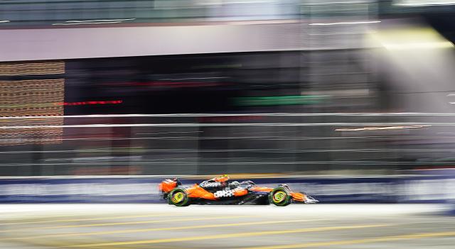(251122) -- LAS VEGAS, Nov. 22, 2025 (Xinhua) -- McLaren's British driver Lando Norris races during the third practice session of the 2025 Formula One U.S. Grand Prix at Las Vegas Circuit, in Las Vegas, the United States, Nov. 21, 2025. (Xinhua/Wu Xiaoling)