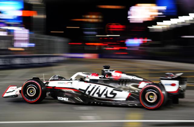 (251122) -- LAS VEGAS, Nov. 22, 2025 (Xinhua) -- Haas' French driver Esteban Ocon races during the third practice session of the 2025 Formula One U.S. Grand Prix at Las Vegas Circuit, in Las Vegas, the United States, Nov. 21, 2025. (Xinhua/Wu Xiaoling)