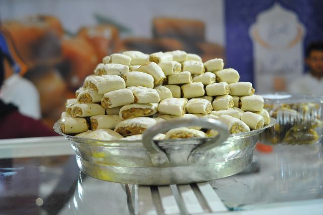 (251123) -- TUNIS, Nov. 23, 2025 (Xinhua) -- This photo shows Makroud, a traditional Tunisian pastry, at the 7th edition of the International Chocolate & Pastry Fair in Tunis, Tunisia, Nov. 22, 2025.
  The three-day fair concluded here on Saturday. (Photo by Adel Ezzine/Xinhua)