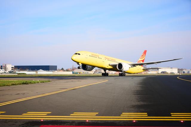 (251123) -- BRUSSELS, Nov. 23, 2025 (Xinhua) -- The Hainan Airlines inaugural flight HU470 from Brussels to Chongqing takes off at the Brussels Airport in Brussels, Belgium, Nov. 22, 2025.
  China's Hainan Airlines on Saturday launched a direct passenger service between Brussels and southwest China's Chongqing Municipality, adding a new air link between Belgium and China's western region.
  The route, operated three times a week as flight HU470 from Brussels, is the carrier's fourth direct connection from Brussels to the Chinese mainland, after services to Beijing, Shanghai and Shenzhen, the airline said. (Hainan Airlines/Handout via Xinhua)