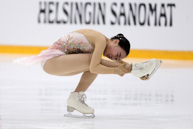 (251123) -- HELSINKI, Nov. 23, 2025 (Xinhua) -- Matsuike Rino of Japan competes during the women's free skating at the ISU Grand Prix of Figure Skating event Finlandia Trophy 2025 in Helsinki, Finland, Nov. 22, 2025. (Photo by Matti Matikainen/Xinhua)