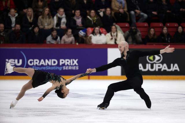 (251123) -- HELSINKI, Nov. 23, 2025 (Xinhua) -- Ellie Kam (L)/Danny O'Shea of the United States compete during the pairs free skating at the ISU Grand Prix of Figure Skating event Finlandia Trophy 2025 in Helsinki, Finland, Nov. 22, 2025. (Photo by Matti Matikainen/Xinhua)