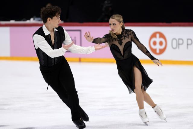 (251123) -- HELSINKI, Nov. 23, 2025 (Xinhua) -- Emilea Zingas (R)/Vadym Kolesnik of the United States compete during the ice dance free dance at the ISU Grand Prix of Figure Skating event Finlandia Trophy 2025 in Helsinki, Finland, Nov. 22, 2025. (Photo by Matti Matikainen/Xinhua)
