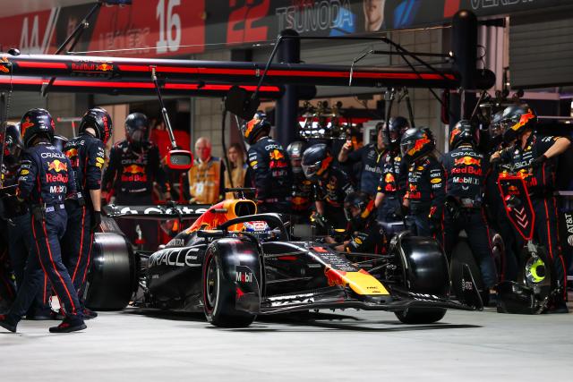 (251123) -- LAS VEGAS, Nov. 23, 2025 (Xinhua) -- Red Bull's Dutch driver Max Verstappen enters the pit during the 2025 Formula One U.S. Grand Prix at Las Vegas Circuit, in Las Vegas, the United States, Nov. 22, 2025. (Photo by Qian Jun/Xinhua)