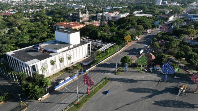 (251123) -- MANAGUA, Nov. 23, 2025 (Xinhua) -- This aerial drone photo taken on Nov. 17, 2025 shows a city view of Managua, Nicaragua. (Xinhua/Li Mengxin)