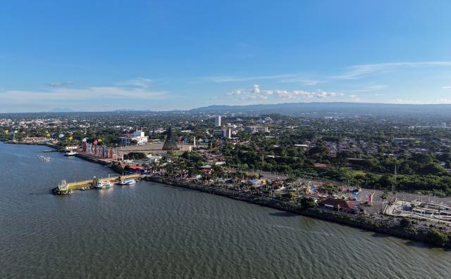 (251123) -- MANAGUA, Nov. 23, 2025 (Xinhua) -- This aerial drone photo taken on Nov. 17, 2025 shows a city view of Managua, Nicaragua. (Xinhua/Wu Hao)