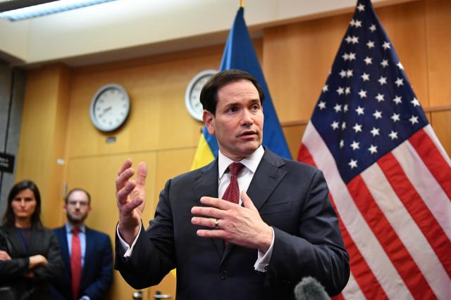 (251124) -- GENEVA, Nov. 24, 2025 (Xinhua) -- U.S. Secretary of State Marco Rubio speaks during a press briefing in Geneva, Switzerland, Nov. 23, 2025. After further talks with the Ukrainian delegation, U.S. Secretary of State Marco Rubio on Sunday evening declined to reveal any details of the day's discussions in Geneva between the United States, Ukraine, and European partners on a 28-point peace plan. (Xinhua/Lian Yi)