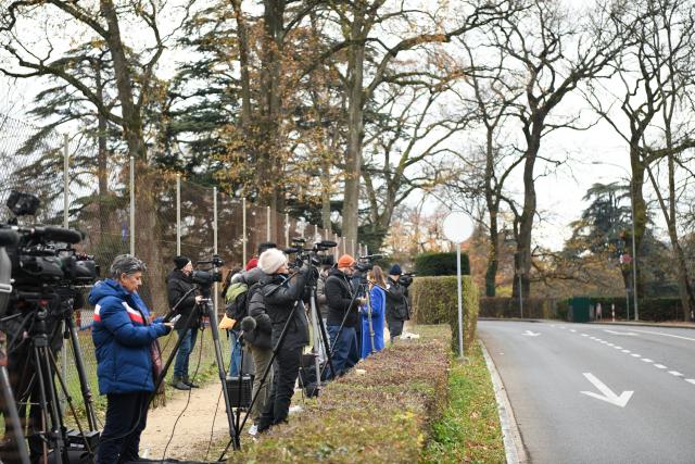 (251124) -- GENEVA, Nov. 24, 2025 (Xinhua) -- Journalists wait outside the gate of the United States Mission to the United Nations and Other International Organizations in Geneva, Switzerland, Nov. 23, 2025. Representatives from the United States, Ukraine and European countries met in Geneva, Switzerland, on Sunday to discuss ways aimed at ending the Russia-Ukraine conflict.
   According to media reports, U.S. Secretary of State Marco Rubio and U.S. Special Envoy to the Middle East Steve Witkoff attended the meeting. The Ukrainian delegation was led by Andriy Yermak, head of the Ukrainian Presidential Office.
   Also, national security advisers from France, Germany and the United Kingdom, as well as representatives of the European Union, also took part in the meeting. (Xinhua/Lian Yi)