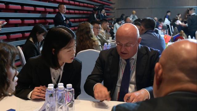 (251124) -- CHENGDU, Nov. 24, 2025 (Xinhua) -- Participants attend the Europe-China B2B Matchmaking Meeting during the 18th Europe-China Business & Technology Cooperation Fair in Chengdu, southwest China's Sichuan Province, Nov. 20, 2025.
  TO GO WITH "China Focus: At Chengdu fair, EU businesses see China as a future co-builder" (Photo by Han Jiayi/Xinhua)