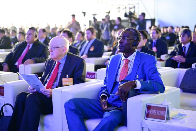 (251124) -- HEFEI, Nov. 24, 2025 (Xinhua) -- Guests attend the launch of the CAS International Science Program on Fusion Burning Plasma and the release of the BEST Research Plan in Hefei, east China's Anhui Province, on Nov. 24, 2025. China on Monday launched an international science program focused on fusion burning plasma research in Hefei, capital of east China's Anhui Province, opening several major fusion research platforms to global scientists for joint scientific advancements.
   This international program, initiated by the Chinese Academy of Sciences' Institute of Plasma Physics, will provide global access to the country's multiple major fusion research platforms -- including the Burning Plasma Experimental Superconducting Tokamak (BEST) facility in Hefei. (Xinhua/Zhou Mu)