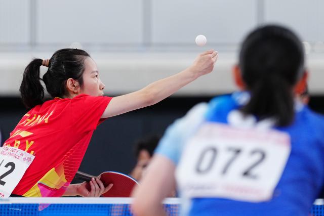 (251124) -- TOKYO, Nov. 24, 2025 (Xinhua) -- Sun Boyao (L) of China competes against Yamada Moemi of Japan during the women's team final league match 3 of table tennis between China and Japan at the 25th Summer Deaflympics Tokyo 2025 in Tokyo, Japan, Nov. 24, 2025. (Xinhua/Jia Haocheng)