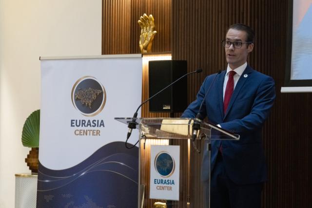 (251125) -- BUDAPEST, Nov. 25, 2025 (Xinhua) -- Levente Horvath, director of the Eurasia Center of Hungary, speaks during a book launch event and the China-EU relations symposium in Budapest, Hungary, on Nov. 24, 2025. Chinese and European scholars and diplomats gathered in Budapest on Monday to mark the 50th anniversary of China-EU diplomatic relations, calling for concentration on common interests and pragmatic engagement as global uncertainty increases.
   The symposium, titled "Rethinking and Reshaping China-EU Relations in a Turbulent World," was co-organized by the think tank Eurasia Center in Hungary and Fudan University's Center for China-EU Relations. It also saw the launch of a new joint academic volume, "Sino-European Relations and the Reshaping of the International Order," presenting perspectives from Chinese, Hungarian, Czech and Serbian scholars on the evolution of China-EU ties over the past half-century. (Photo by Attila Volgyi/Xinhua)