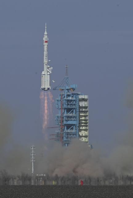 (251125) -- JIUQUAN, Nov. 25, 2025 (Xinhua) -- China launches the Shenzhou-22 spaceship from the Jiuquan Satellite Launch Center in northwest China on Nov. 25, 2025. (Photo by Wang Jiangbo/Xinhua)