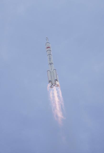 (251125) -- JIUQUAN, Nov. 25, 2025 (Xinhua) -- China launches the Shenzhou-22 spaceship from the Jiuquan Satellite Launch Center in northwest China on Nov. 25, 2025. (Xinhua/Li Minggang)